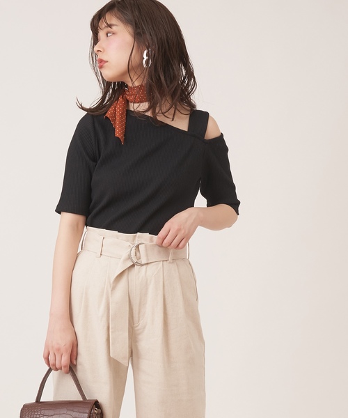 natural couture(ナチュラルクチュール)の「スカーフ付きテレコワンショルT(Tシャツ/カットソー・レディース・オフホワイト/ブラック/ブラウン・FREE)」の13枚目の写真