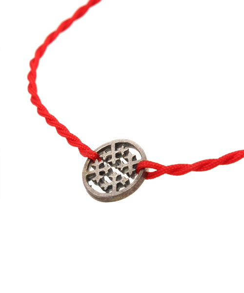 CUSTOM CULTURE（カスタムカルチャー）の「シルバー×ナイロンコード　ブレスレット（クロス）（ブレスレット・メンズ・イエロー/レッド/ブラック/グリーン・00）」の6枚目の写真