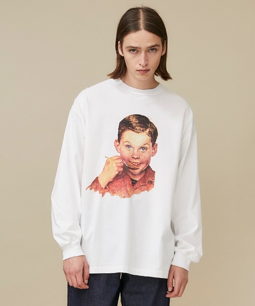 Name.（ネーム）の「【Name.】NORMAN ROCKWELLプリントロングスリーブTシャツ "BOY"/NMCU-20AW-006（Tシャツ/カットソー・メンズ・ブラック/ホワイト・1/2/0）」の2枚目の写真