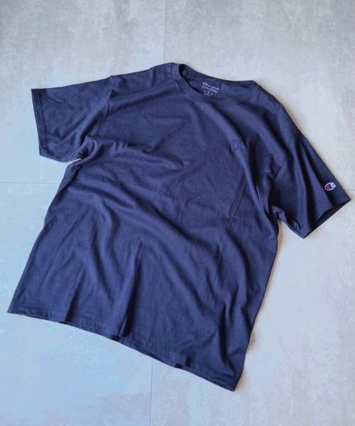 Champion(チャンピオン)の「【Champion(チャンピオン)】クラシック刺繍Tシャツ CLASSIC JERSEY TEE 半袖 / 同色刺繍 / USAモデル(Tシャツ/カットソー・メンズ・ブラック/ホワイト/ネイビー/ボルドー/オレンジ/オリーブ・S/M/L)」の2枚目の写真