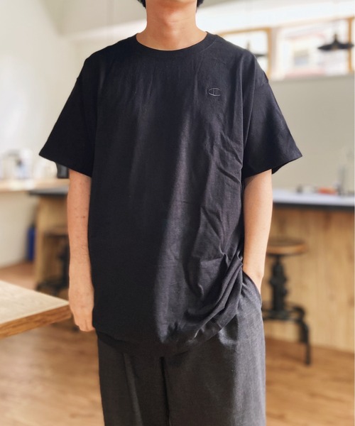 Champion(チャンピオン)の「【Champion(チャンピオン)】クラシック刺繍Tシャツ CLASSIC JERSEY TEE 半袖 / 同色刺繍 / USAモデル(Tシャツ/カットソー・メンズ・ブラック/ホワイト/ネイビー/ボルドー/オレンジ/オリーブ・S/M/L)」の8枚目の写真