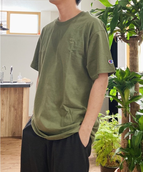 Champion(チャンピオン)の「【Champion(チャンピオン)】クラシック刺繍Tシャツ CLASSIC JERSEY TEE 半袖 / 同色刺繍 / USAモデル(Tシャツ/カットソー・メンズ・ブラック/ホワイト/ネイビー/ボルドー/オレンジ/オリーブ・S/M/L)」の9枚目の写真