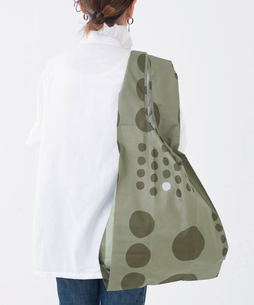 392 plusm(サンキューニプリュスエム)の「"maru" water repellent bag BIG(エコバッグ/サブバッグ・レディース・ネイビー/レッド/カーキ/イエロー・BIG(L))」の2枚目の写真
