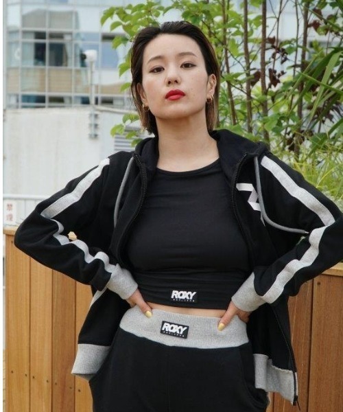 ROXY(ロキシー)の「LEAP ZIP/ロキシー パーカー ジップアップ フィットネス ジム ヨガ ランニング ルームウェア・ワンマイルウェアにも(スウェット・レディース・ブラック/ホワイト/ブラック系その他・SMALL/MEDIUM/LARGE)」の20枚目の写真