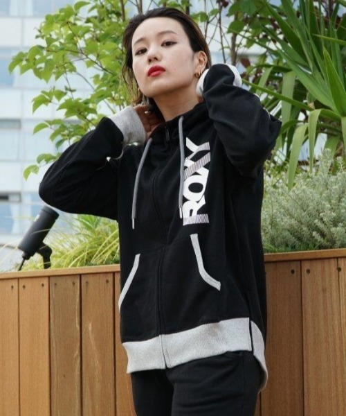 ROXY(ロキシー)の「LEAP ZIP/ロキシー パーカー ジップアップ フィットネス ジム ヨガ ランニング ルームウェア・ワンマイルウェアにも(スウェット・レディース・ブラック/ホワイト/ブラック系その他・SMALL/MEDIUM/LARGE)」の19枚目の写真