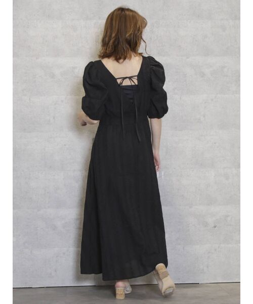 dazzlin（ダズリン）の「コットンバックオープンフレアワンピース（ワンピース・レディース・オフホワイト/ブラック/ベージュ・FREE）」の4枚目の写真