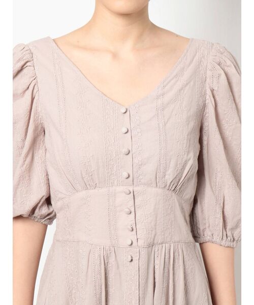 dazzlin（ダズリン）の「コットンバックオープンフレアワンピース（ワンピース・レディース・オフホワイト/ブラック/ベージュ・FREE）」の13枚目の写真