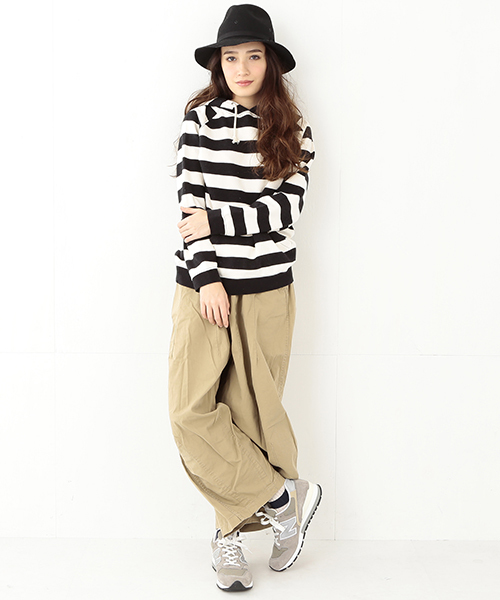 BEAMS BOY（ビームスボーイ）の「BEAMS BOY / 3.5cm ボーダー プルオーバーパーカ **（パーカー・レディース・ブラック/ネイビー・ONE SIZE）」の6枚目の写真