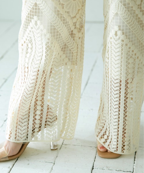 Eimee Law(エイミーロウ)の「パネルレースリラックスPT(その他パンツ・レディース・ブラック/アイボリー・38)」の1枚目の写真