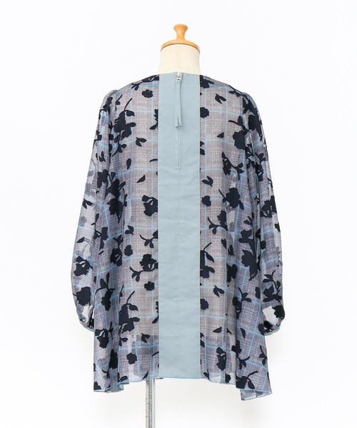 AS KNOW AS de base（アズノゥアズドゥバズ）の「ブラウスもブルゾンもプルオーバー（チュニック・レディース・ライトカーキ/ライトブルー・FREE）」の4枚目の写真