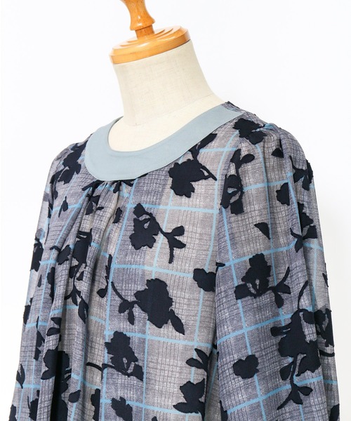 AS KNOW AS de base（アズノゥアズドゥバズ）の「ブラウスもブルゾンもプルオーバー（チュニック・レディース・ライトカーキ/ライトブルー・FREE）」の7枚目の写真