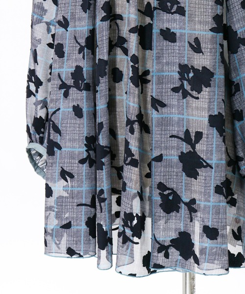 AS KNOW AS de base（アズノゥアズドゥバズ）の「ブラウスもブルゾンもプルオーバー（チュニック・レディース・ライトカーキ/ライトブルー・FREE）」の8枚目の写真