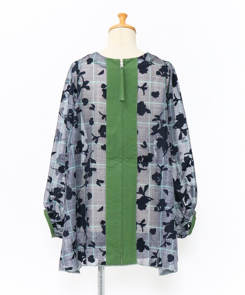 AS KNOW AS de base（アズノゥアズドゥバズ）の「ブラウスもブルゾンもプルオーバー（チュニック・レディース・ライトカーキ/ライトブルー・FREE）」の12枚目の写真