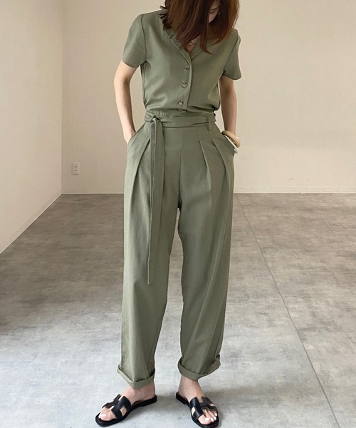 She's Closet(シーズクローゼット)の「リネンコットンVネック 開襟半袖ジャンプスーツ(つなぎ/オールインワン・レディース・ブラック/ベージュ/カーキ/キナリ・FREE)」の4枚目の写真