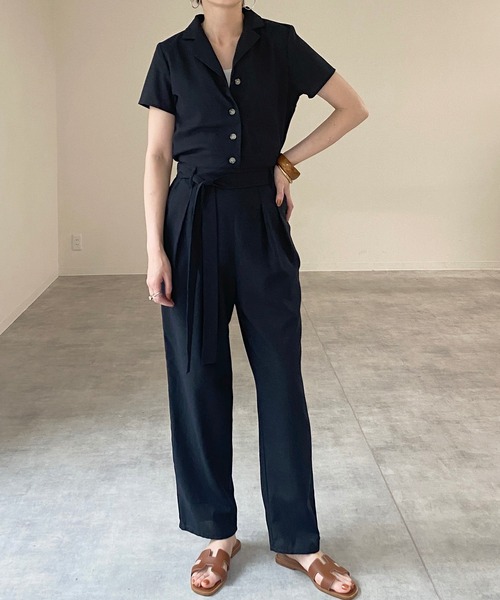 She's Closet(シーズクローゼット)の「リネンコットンVネック 開襟半袖ジャンプスーツ(つなぎ/オールインワン・レディース・ブラック/ベージュ/カーキ/キナリ・FREE)」の2枚目の写真