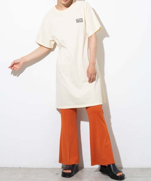 WEGO(ウィゴー)の「WEGO/バックオープンTeeワンピース(ワンピース・レディース・ライトイエロー/ブラック・FREE)」の7枚目の写真