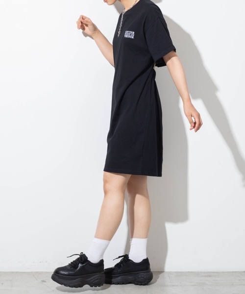 WEGO(ウィゴー)の「WEGO/バックオープンTeeワンピース(ワンピース・レディース・ライトイエロー/ブラック・FREE)」の4枚目の写真