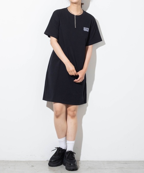 WEGO(ウィゴー)の「WEGO/バックオープンTeeワンピース(ワンピース・レディース・ライトイエロー/ブラック・FREE)」の5枚目の写真