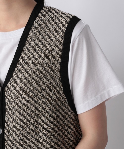 LOWRYS FARM（ローリーズファーム）の「レトロガラボタンアキベスト　218086（ベスト・レディース・ブラック/ブラウン/グリーン・FREE）」の9枚目の写真