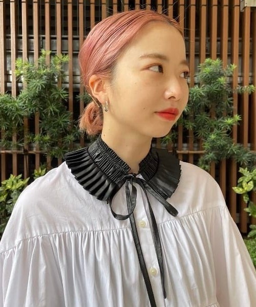 Ray BEAMS(レイビームス)の「Ray BEAMS / フェイクレザー ギャザー 付け襟(付け襟・レディース・ブラック・ONE SIZE)」の6枚目の写真