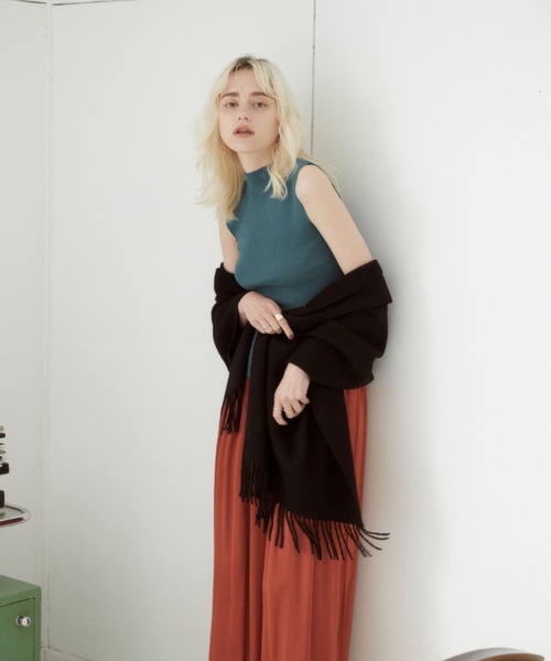 DRWCYS（ドロシーズ）の「ウォッシャブルウール無地ストール（ストール/ショール・レディース・ブラック/グレー/アイボリー・FREE）」の4枚目の写真