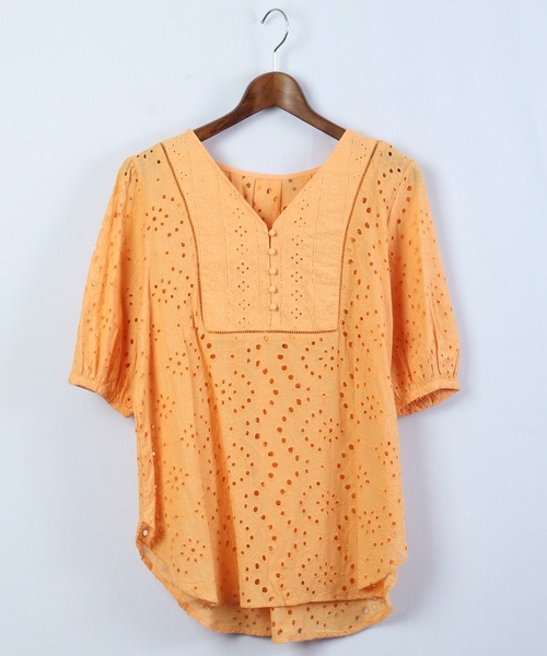 Brownie（ブラウニー）の「Brownie コットンレースブサム切り替えブラウス（シャツ/ブラウス・レディース・ホワイト/ブラック/オレンジ/ブルー/マスタード・M）」の8枚目の写真