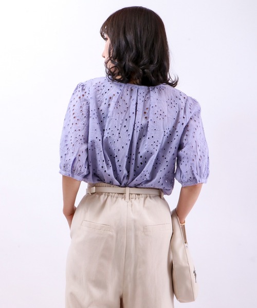 Brownie（ブラウニー）の「Brownie コットンレースブサム切り替えブラウス（シャツ/ブラウス・レディース・ホワイト/ブラック/オレンジ/ブルー/マスタード・M）」の7枚目の写真