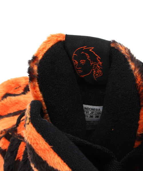 adidas Originals(アディダスオリジナルス)の「ユニセックス アディダス ジェレミースコット JS TIGER M29010(スニーカー・レディース・オレンジ・22.5cm/27.5cm/24.5cm/27cm/23.5cm/26.5cm/23cm/24cm/28cm)」の8枚目の写真