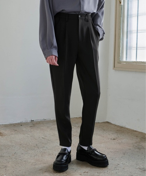 Loose/ルース(ルース)の「ドレープラスター スリムテーパードスラックス【セットアップ対応】(スラックス・メンズ・ブラック/グレー系その他/ブラウン系その他・S/M/L)」の7枚目の写真