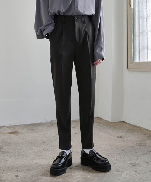 Loose/ルース(ルース)の「ドレープラスター スリムテーパードスラックス【セットアップ対応】(スラックス・メンズ・ブラック/グレー系その他/ブラウン系その他・S/M/L)」の11枚目の写真
