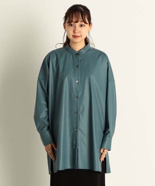 fredy emue（フレディエミュ）の「フェイクレザーバンドカラーシャツ（シャツ/ブラウス・レディース・ブラウン/キナリ/グレイッシュブルー・38）」の14枚目の写真