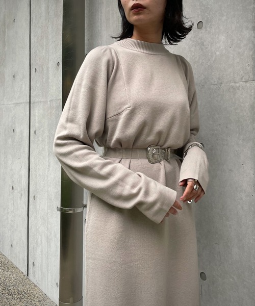 &g'aime（アンジェム）の「【&g’aime】ショルダータックニットワンピース（ワンピース・レディース・ブラック/ダークブルー/グレイッシュベージュ・FREE）」の10枚目の写真