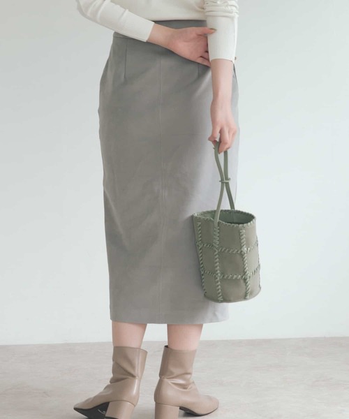 URBAN RESEARCH ROSSO WOMEN（アーバンリサーチ　ロッソ）の「エコスエードタイトスカート（スカート・レディース・パープル系その他/ブルー系その他/ブラウン・36/38）」の11枚目の写真