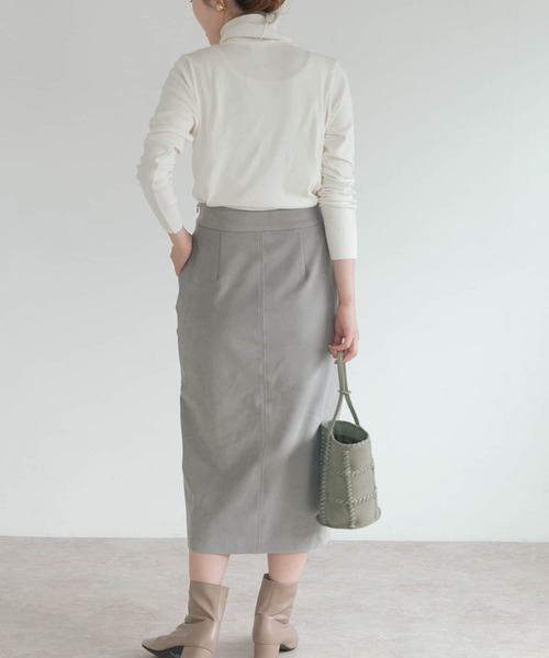 URBAN RESEARCH ROSSO WOMEN（アーバンリサーチ　ロッソ）の「エコスエードタイトスカート（スカート・レディース・パープル系その他/ブルー系その他/ブラウン・36/38）」の14枚目の写真