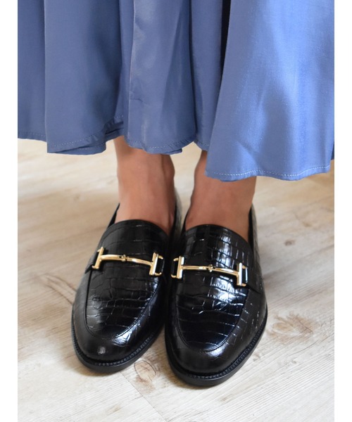 carino（カリーノ）の「新色追加【クッション入り】ビットローファー（ローファー・レディース・ダークブラウン/ブラック系その他2/ブラック/ライトブラック/ホワイト・23cm/23.5cm/24cm/22.5cm/24.5cm）」の4枚目の写真