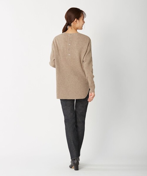 J.PRESS(ジェイプレス)の「【洗える】CASHMERE BLEND ラウンドヘム ワッフル ニット(ニット/セーター・レディース・ベージュ系/ライトグレー系・F)」の9枚目の写真