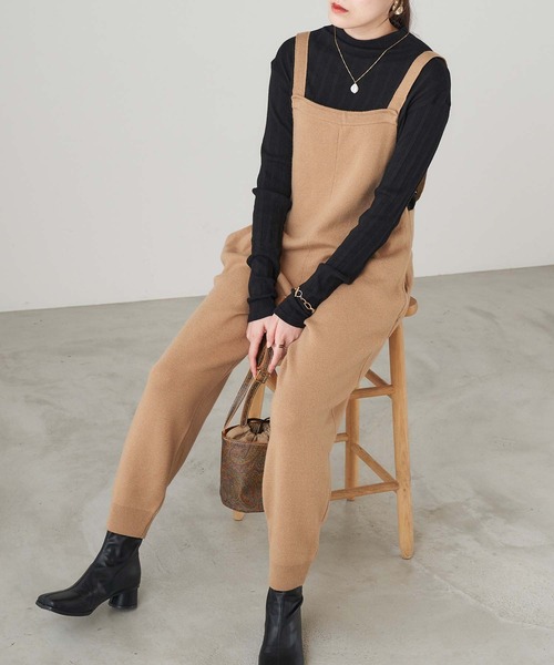 Chaco closet(チャコ クローゼット)の「カシミア混ニットロンパース(サロペット/オーバーオール・レディース・ブラック/オフホワイト/オレンジ/キャメル・FREE)」の4枚目の写真