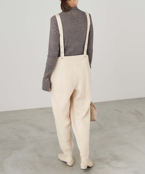 Chaco closet(チャコ クローゼット)の「カシミア混ニットロンパース(サロペット/オーバーオール・レディース・ブラック/オフホワイト/オレンジ/キャメル・FREE)」の5枚目の写真