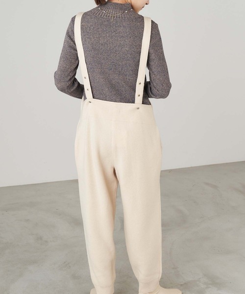 Chaco closet(チャコ クローゼット)の「カシミア混ニットロンパース(サロペット/オーバーオール・レディース・ブラック/オフホワイト/オレンジ/キャメル・FREE)」の7枚目の写真