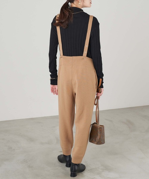 Chaco closet(チャコ クローゼット)の「カシミア混ニットロンパース(サロペット/オーバーオール・レディース・ブラック/オフホワイト/オレンジ/キャメル・FREE)」の13枚目の写真