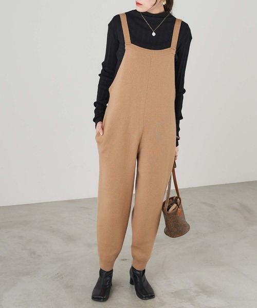 Chaco closet(チャコ クローゼット)の「カシミア混ニットロンパース(サロペット/オーバーオール・レディース・ブラック/オフホワイト/オレンジ/キャメル・FREE)」の14枚目の写真