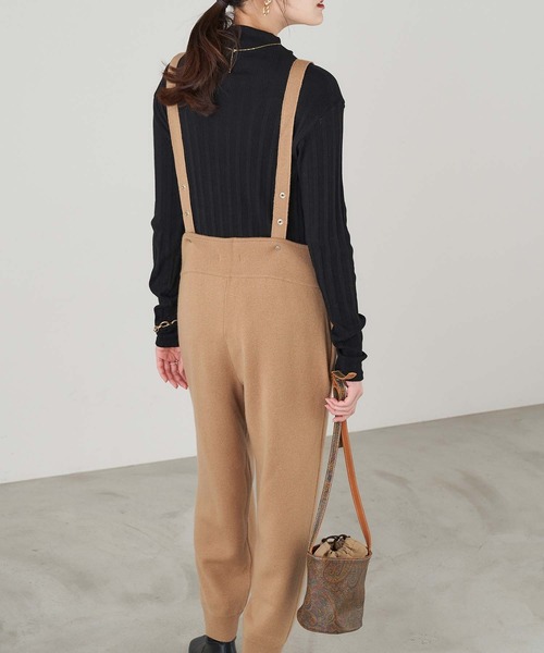 Chaco closet(チャコ クローゼット)の「カシミア混ニットロンパース(サロペット/オーバーオール・レディース・ブラック/オフホワイト/オレンジ/キャメル・FREE)」の15枚目の写真