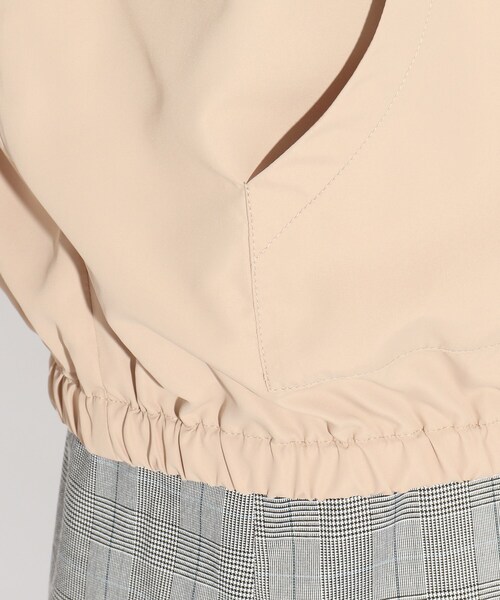 PINK-latte（ピンクラテ）の「◆フード付スポカジバイカラーブルゾン（ブルゾン・キッズ・ブラック/グリーン/ライトベージュ・14/15 /16）」の5枚目の写真