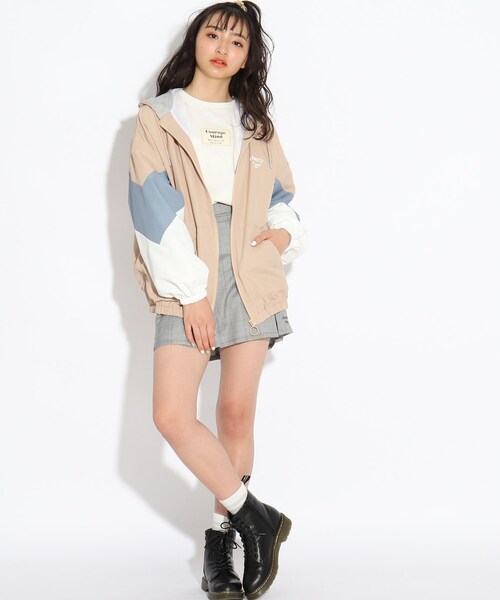 PINK-latte（ピンクラテ）の「◆フード付スポカジバイカラーブルゾン（ブルゾン・キッズ・ブラック/グリーン/ライトベージュ・14/15 /16）」の14枚目の写真