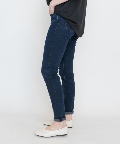 Levi's（リーバイス）の「MID RISE BORROWED FROM THE BOYS BOGOTA LOW（デニムパンツ・レディース・ダークインディゴブルー・23inch/24inch/25inch/26inch/27inch/28inch）」の19枚目の写真