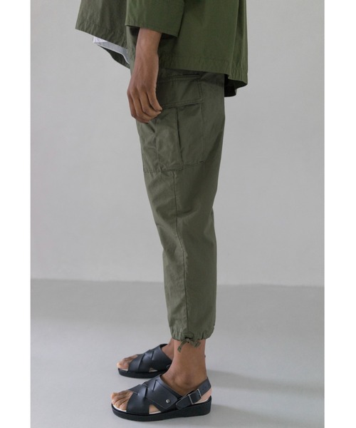 ZUCCa(ズッカ)の「ミリタリー/カーゴパンツ(カーゴパンツ・レディース・ブラック/カーキ/ホワイト・M size/L size)」の1枚目の写真