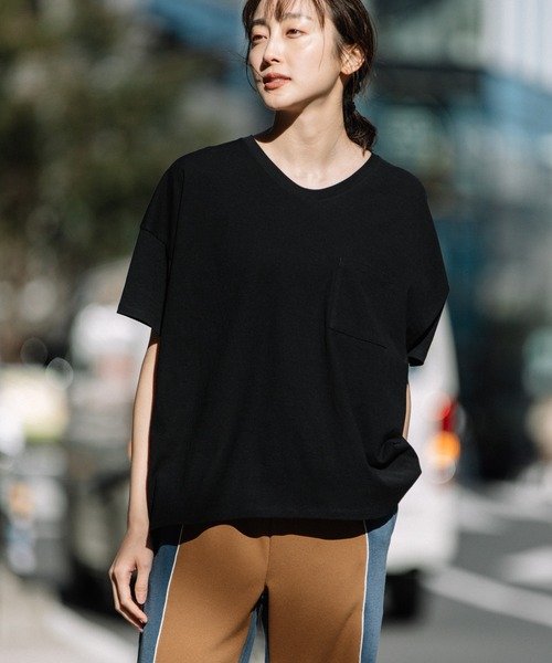 Munich（ミューニック）の「ヴィンテージツイストジャージUネックTシャツ（Tシャツ/カットソー・レディース・ホワイト/ブラック/ベージュ/スモークピンク・FREE）」の3枚目の写真