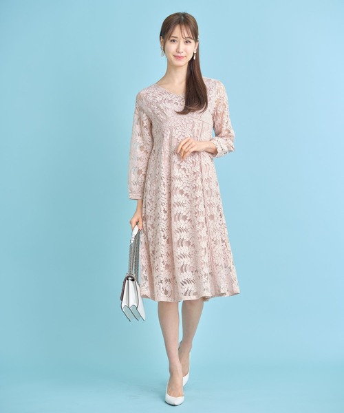 tocco closet（トッコ　クローゼット）の「飾り釦付きＶネックフラワーレースワンピース（ワンピース・レディース・ブラック/ベージュ/ピンク・M）」の10枚目の写真