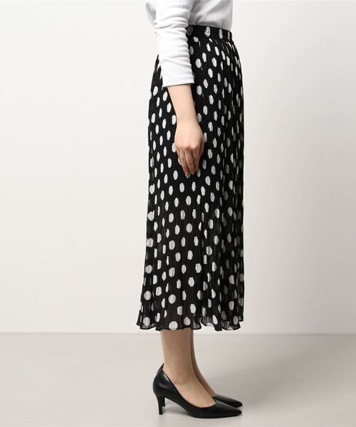 Q（キュー）の「ドットクリンクルスカート（スカート・レディース・ホワイト系その他/ブラック系その他・MEDIUM）」の3枚目の写真