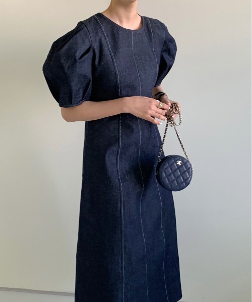 by muni:r（バイ ムニール）の「ステッチバルーンデニムロングワンピース（ワンピース・レディース・ブラック/ブルー・FREE）」の7枚目の写真